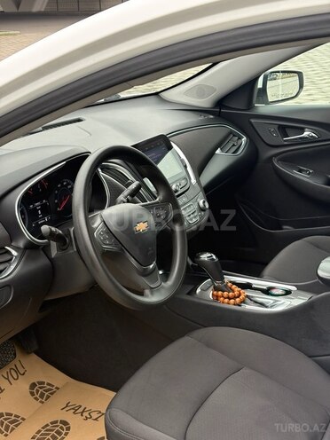 Chevrolet Malibu-8