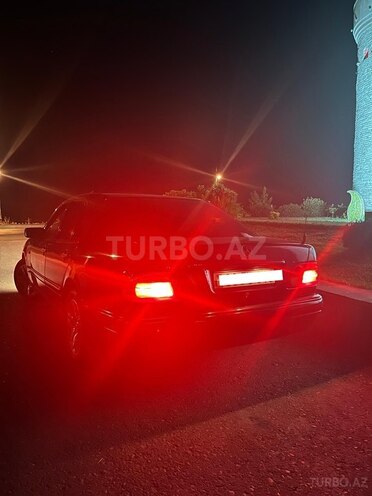 Mercedes E 200-2