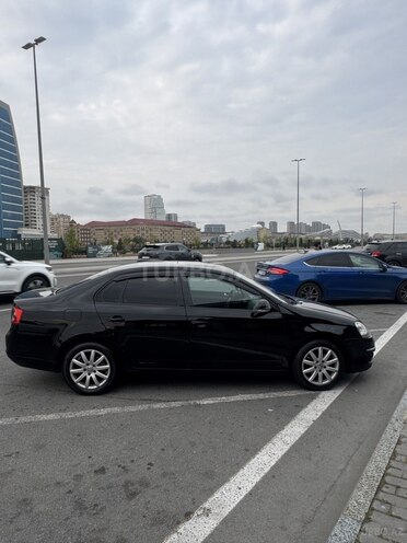 Volkswagen Jetta-5