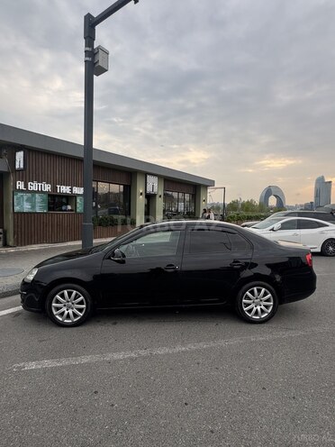 Volkswagen Jetta-4