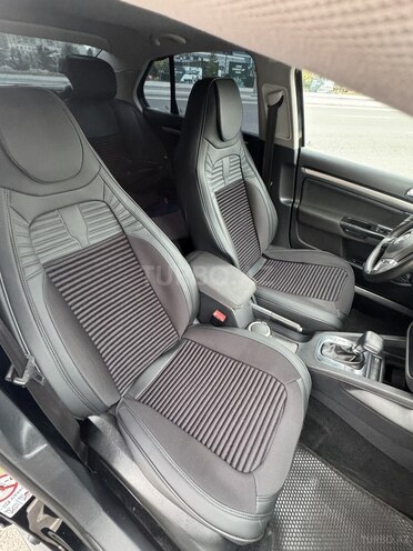 Volkswagen Jetta-11