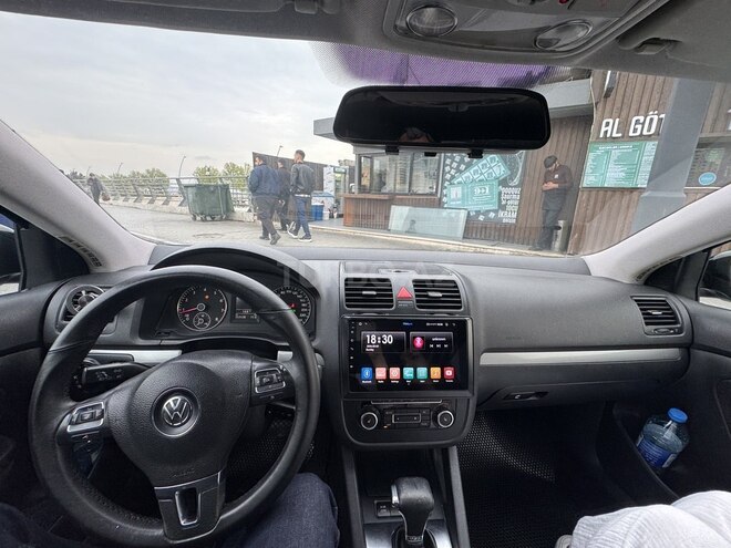 Volkswagen Jetta-6