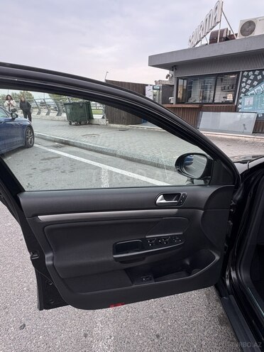Volkswagen Jetta-13