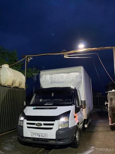 Ford Transit-6