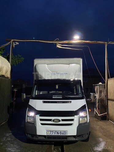 Ford Transit-7