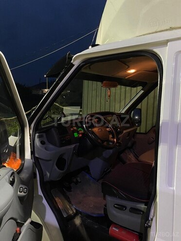 Ford Transit-8