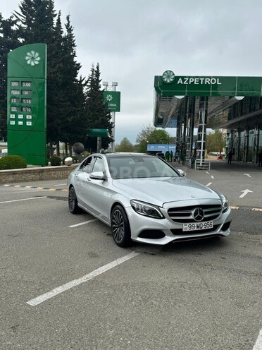 Mercedes C 300 4MATIC-2