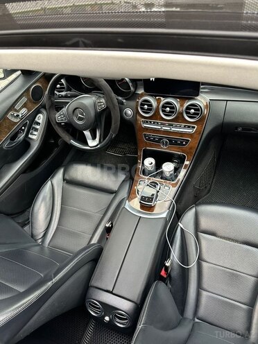Mercedes C 300 4MATIC-6
