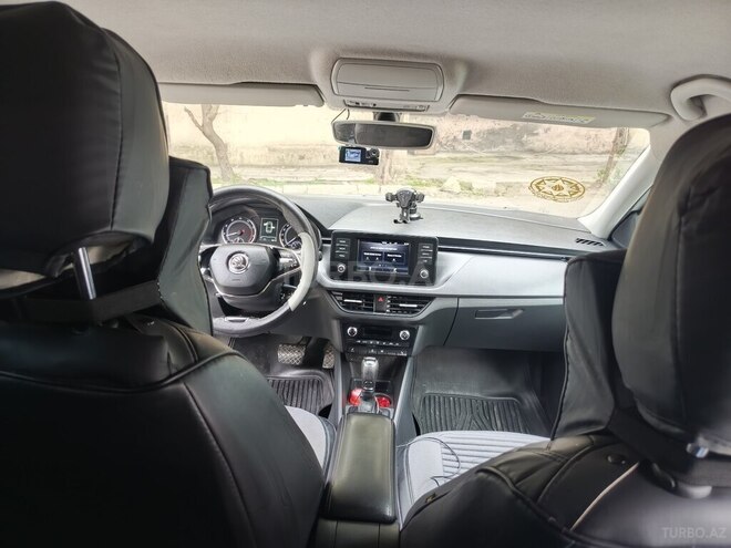 Skoda Rapid-16