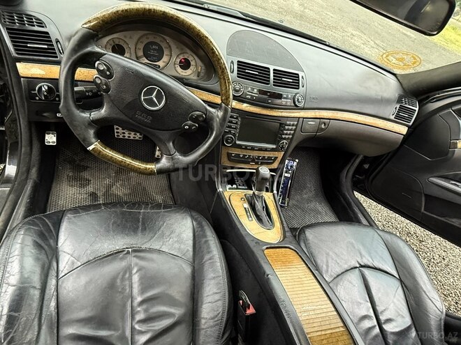 Mercedes E 350-11