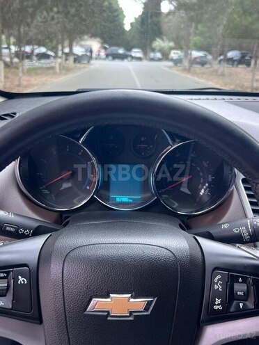Chevrolet Cruze-17