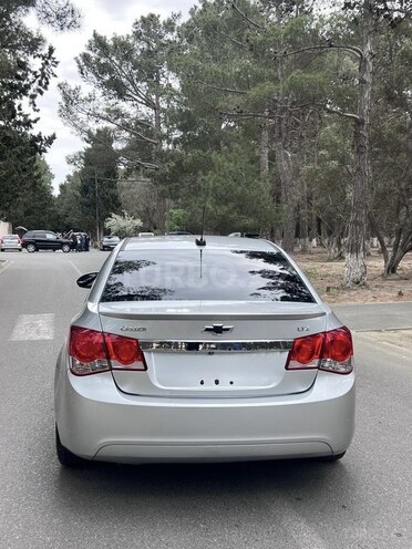 Chevrolet Cruze-6