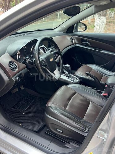 Chevrolet Cruze-15
