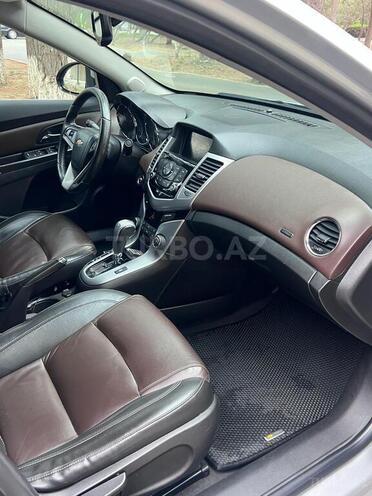 Chevrolet Cruze-16