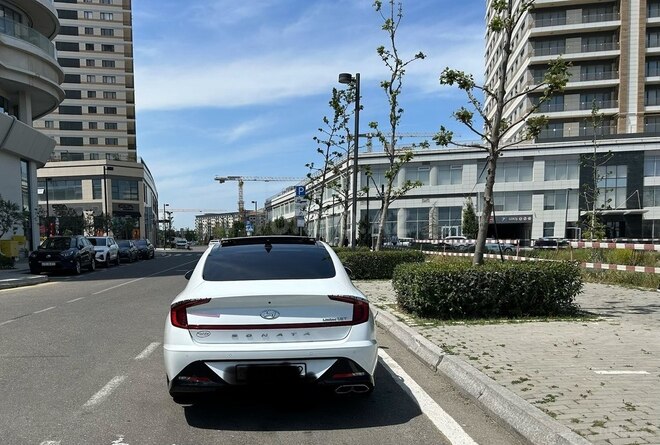 Hyundai Sonata-2