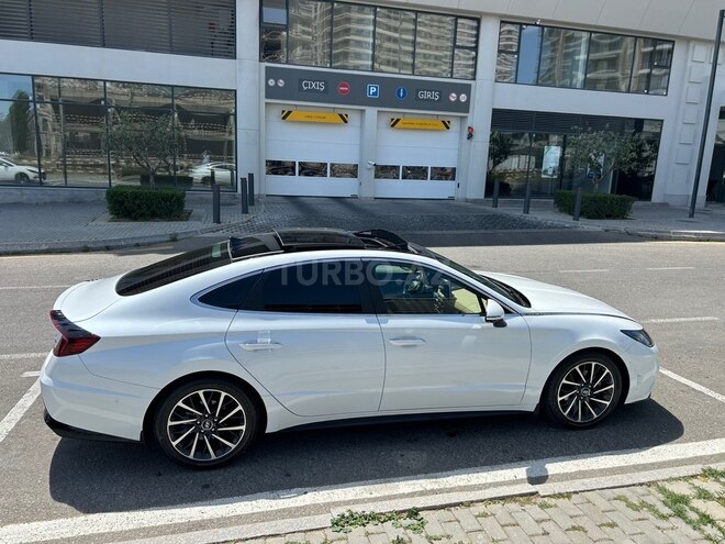 Hyundai Sonata-12
