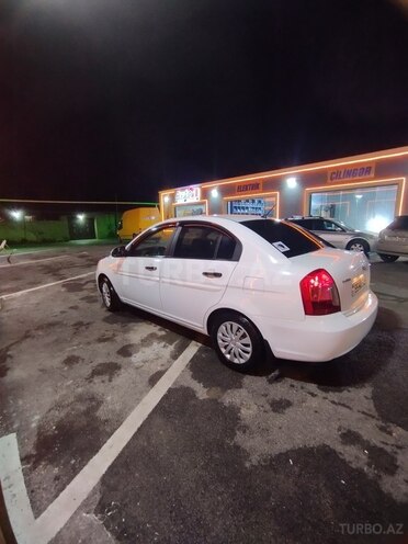 Hyundai Accent-6