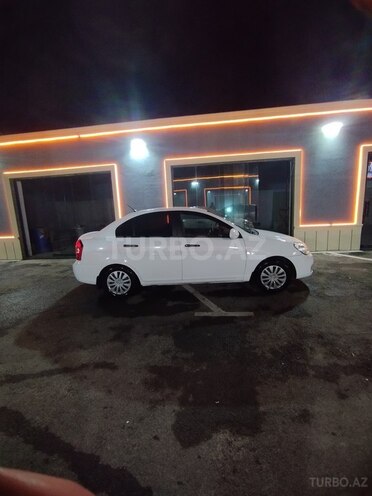 Hyundai Accent-3