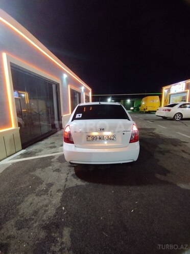 Hyundai Accent-8