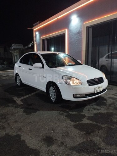 Hyundai Accent-2