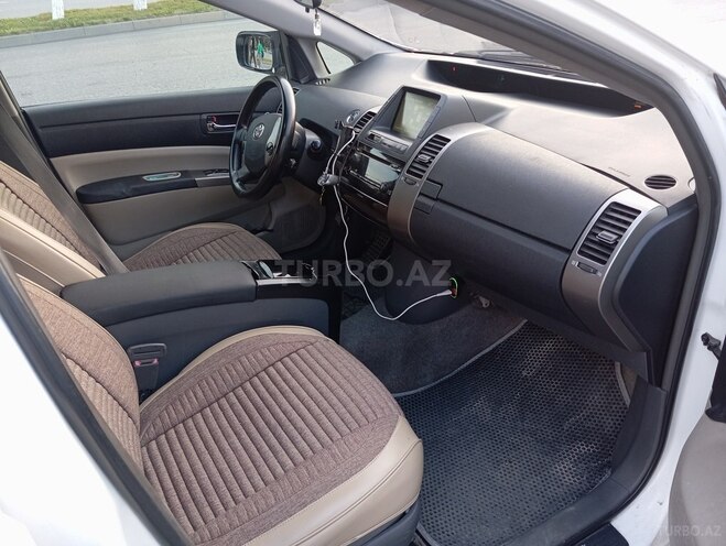 Toyota Prius-10