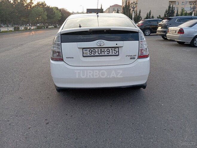 Toyota Prius-5