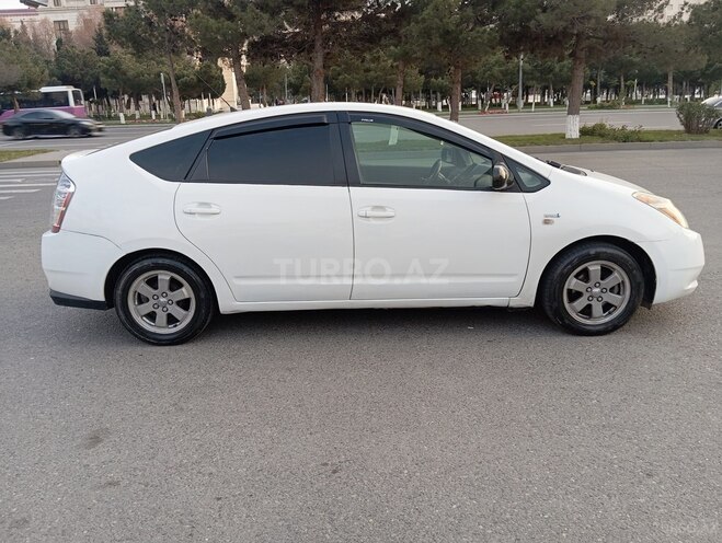 Toyota Prius-4