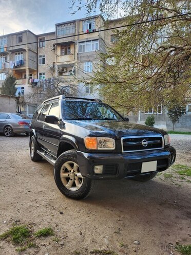 Nissan Pathfinder-1