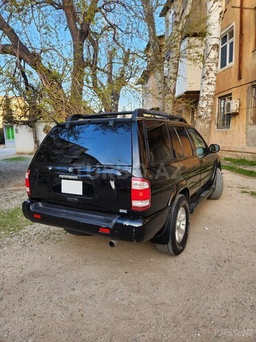 Nissan Pathfinder-4