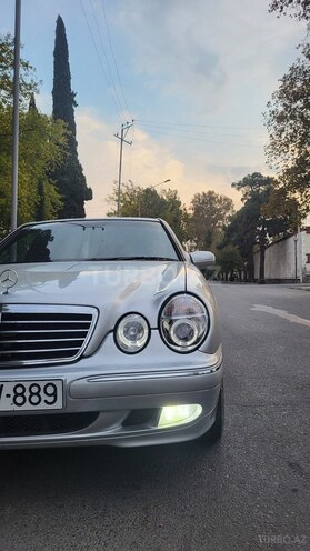 Mercedes E 240-2