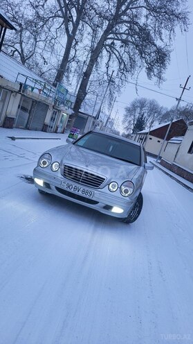 Mercedes E 240-4