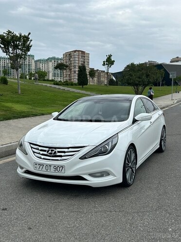 Hyundai Sonata-2