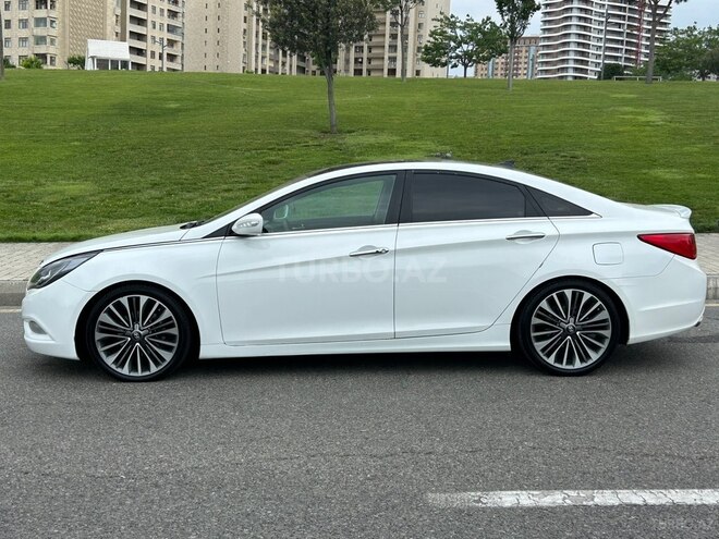 Hyundai Sonata-5