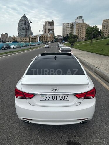 Hyundai Sonata-11