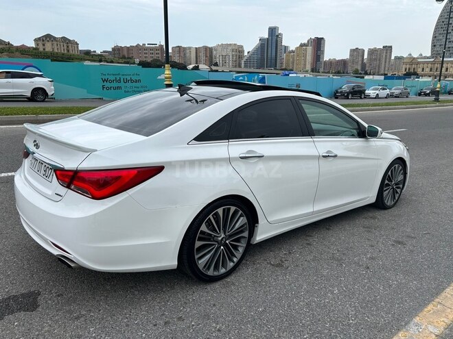Hyundai Sonata-13