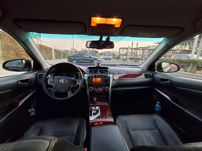 Toyota Camry-11