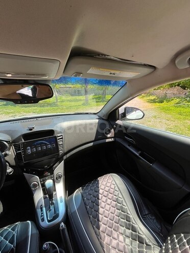 Chevrolet Cruze-12
