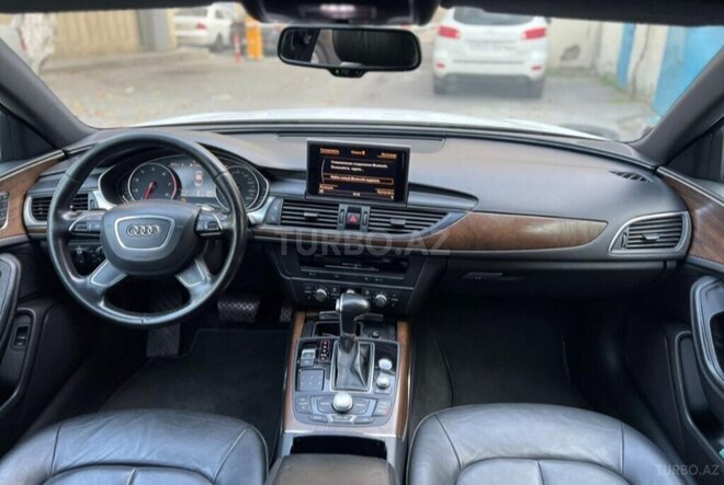 Audi A6-4