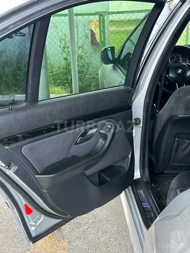 BMW 525-18