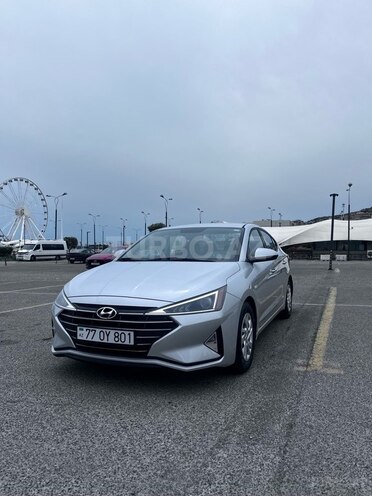 Hyundai Elantra-1