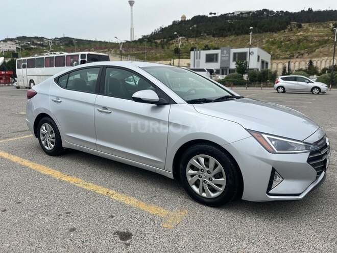 Hyundai Elantra-2