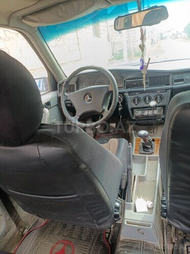 Mercedes 190-5