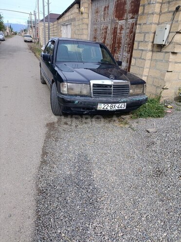 Mercedes 190-10