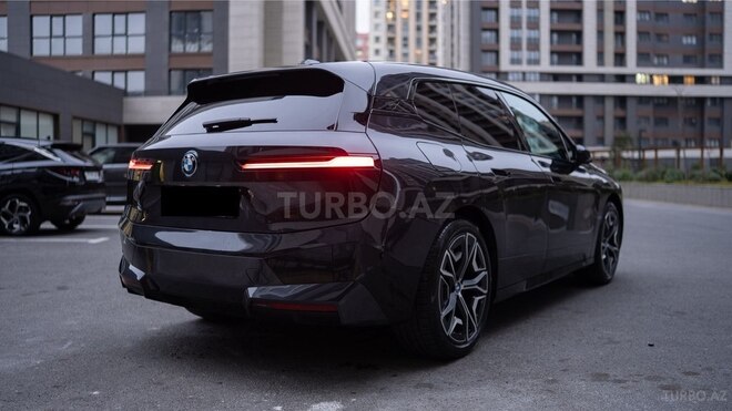 BMW iX-2