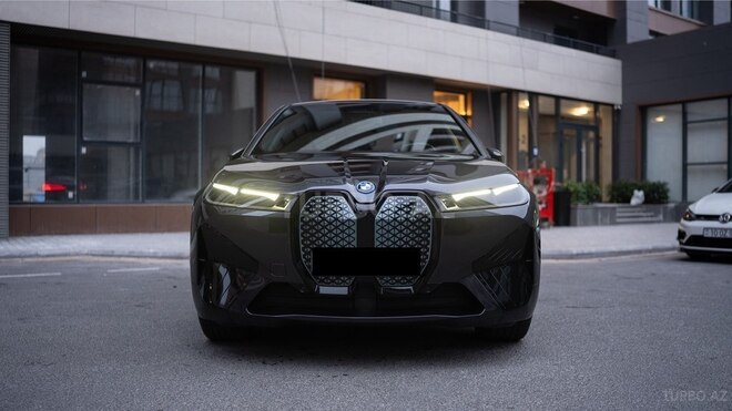 BMW iX-1
