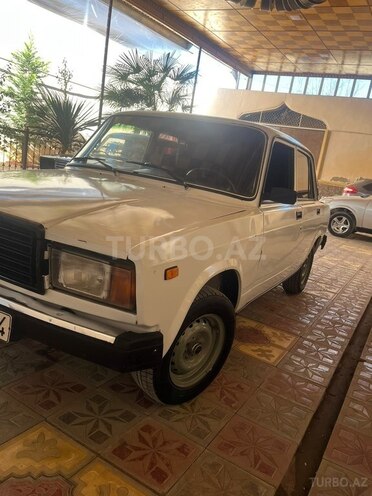 LADA (VAZ) 2107-2