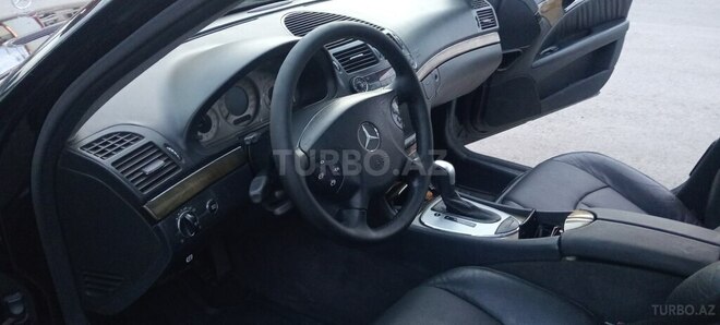 Mercedes E 270-2