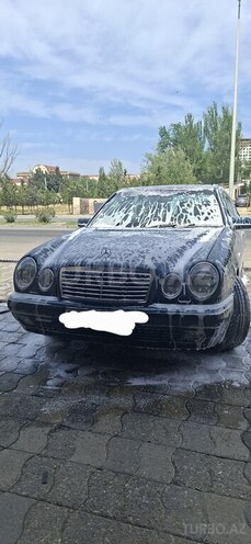 Mercedes E 240-2