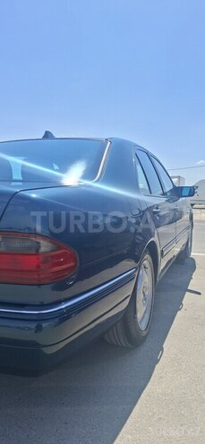 Mercedes E 240-7