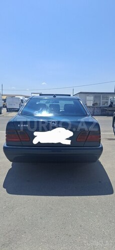 Mercedes E 240-9